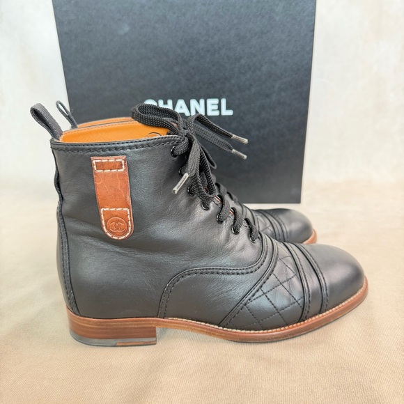 Chanel Black Leather Quilted Lace-Up Ankle Boots EU 37.5 - Picture 7 of 16